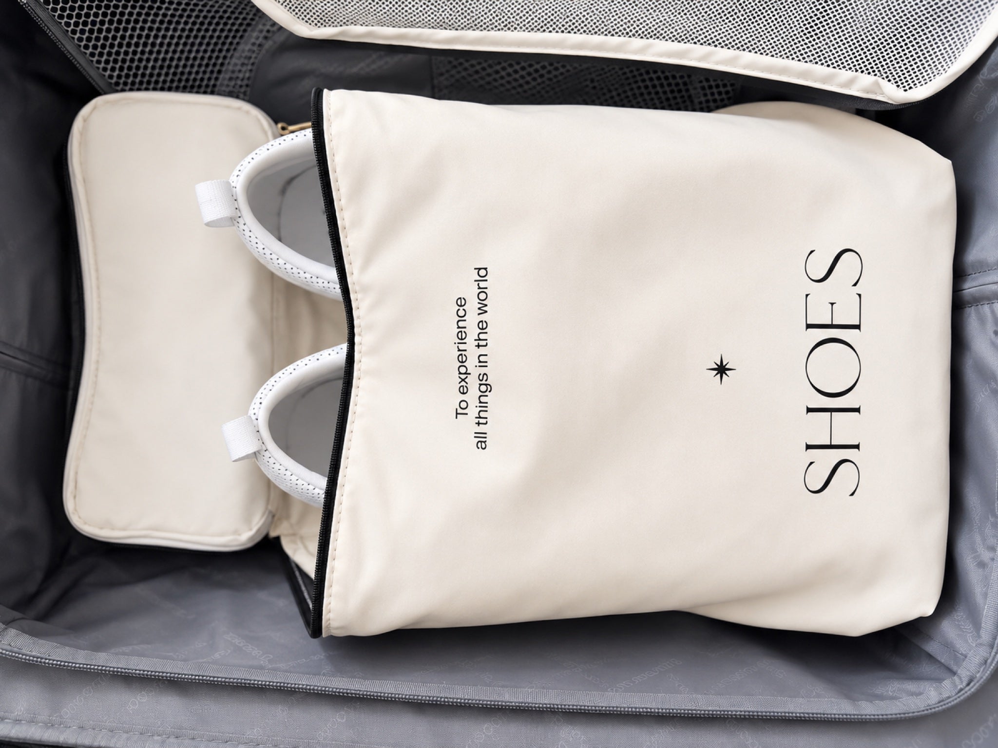 Travestan shoe bag with shoes